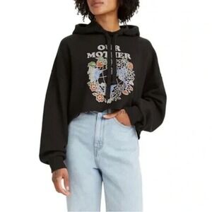 Levi’s Our Mother Earth Cropped Sweatshirt‎ Women Small NWT Oversized Graphic